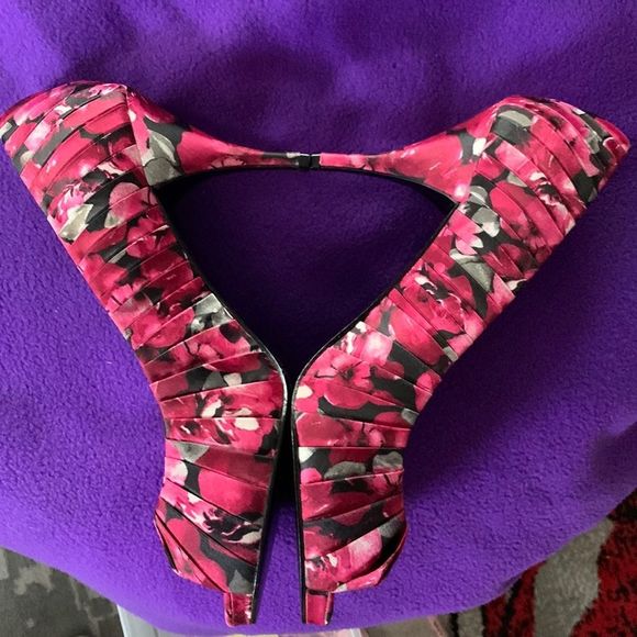 White House Black Market Shoes - NWOT White House Black Market Floral Satin-Like Peep-Toe Heels